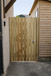 side-gate-preston